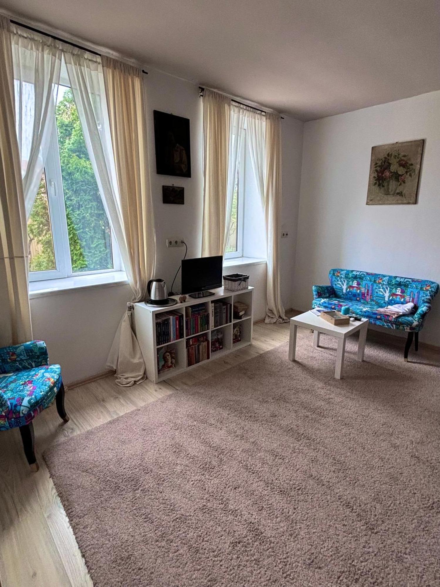 Casa Trandafirilor Hotell Tulcea Exteriör bild
